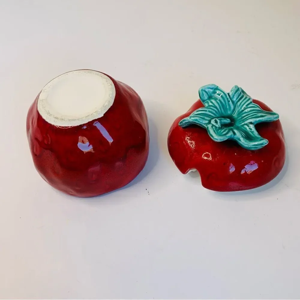 VTG Ceramic Strawberry Jam Jar‎